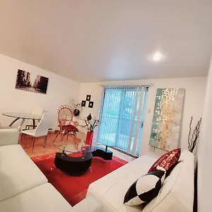 https://superbe-appartement-5-min-de-dix30-20-min-de-montral.hotels-in-montreal.org