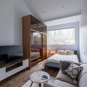 https://queen-loft-in-nature.hotelstorontoontario.org