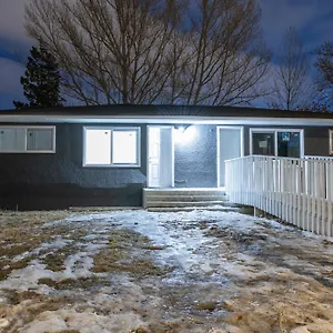 https://accessible-pet-friendly-cozy-2bed-1bathsuite-08up.calgaryhotelsearch.com