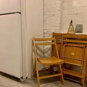 Hiltz House Cellar Near Ferry Apartment